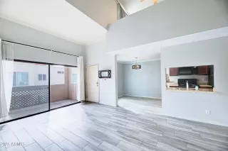 Photo #3: 6922426 Listing 