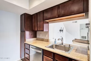 Photo #6: 6922426 Listing 