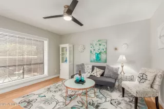 Photo #5: 6922496 Listing 