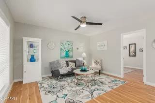 Photo #6: 6922496 Listing 