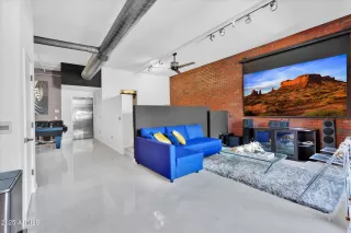 Photo #2: 6922527 Listing 