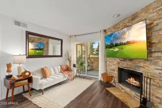 Photo #2: 6922550 Listing