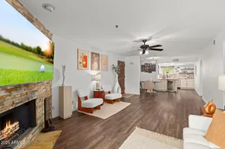 Photo #4: 6922550 Listing