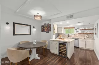 Photo #5: 6922550 Listing