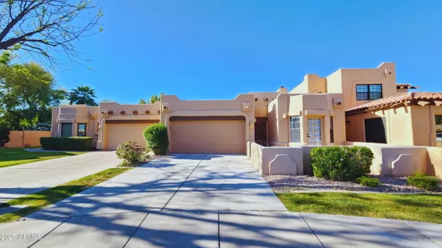 MLS: 6922752 Condo For Sale