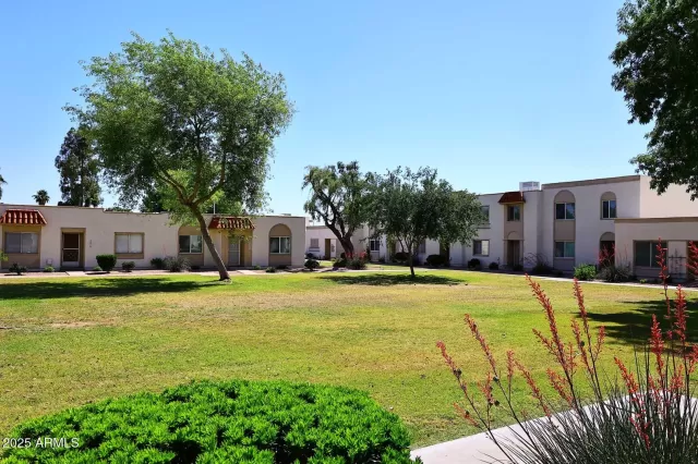 MLS: 6922804 Condo For Sale