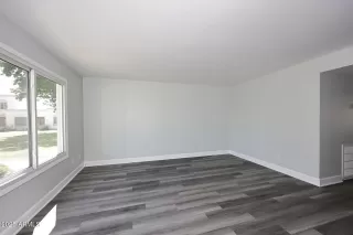 Photo #4: 6922804 Listing