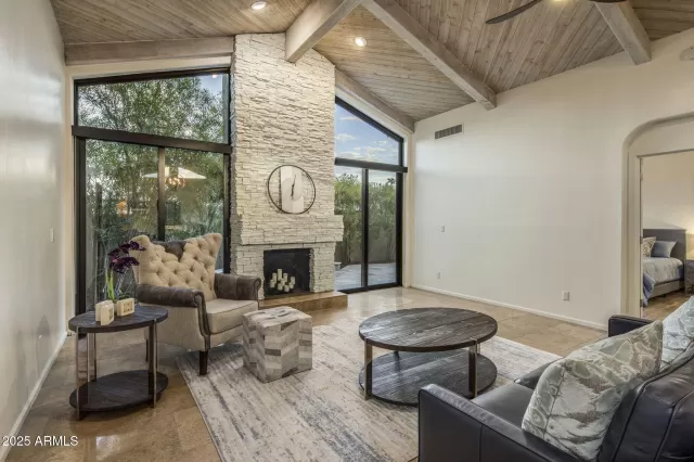 MLS: 6922818 Condo For Sale