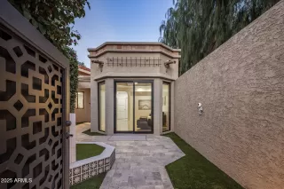 Photo #1: 6922818 Listing