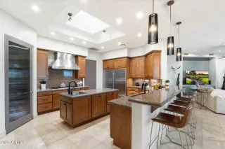 Photo #1: 6922852 Listing 