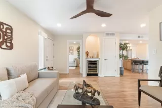 Photo #3: 6922889 Listing 