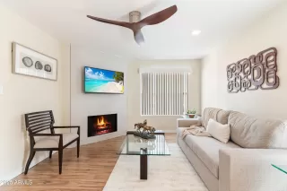 Photo #6: 6922889 Listing 