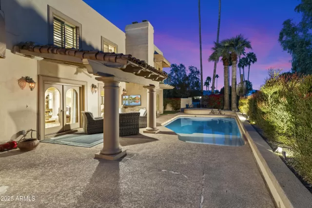 MLS: 6923051 Condo For Sale