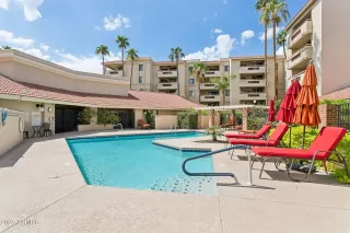 More Details about MLS # 6923129 : 4200 N MILLER ROAD#220