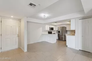 Photo #6: 6923129 Listing