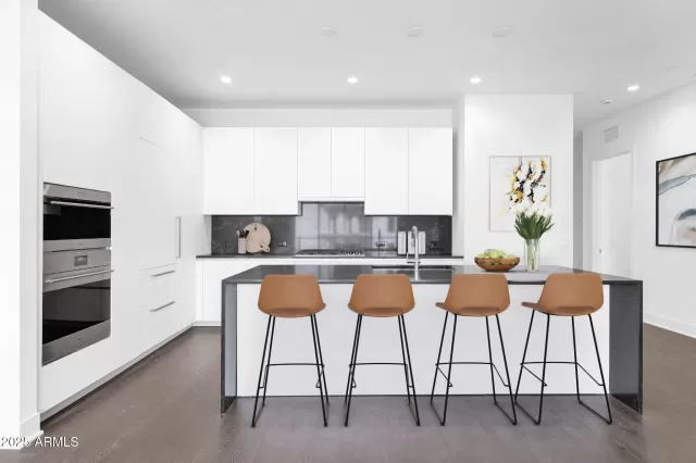 MLS: 6923171 Condo For Sale