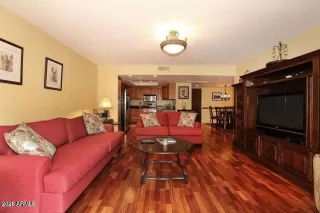 Photo #5: 6923241 Listing