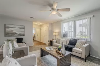 Photo #4: 6923254 Listing