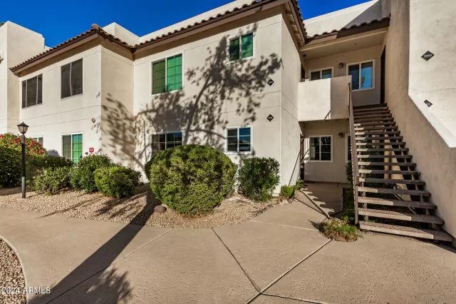 MLS: 6923358 Condo For Sale