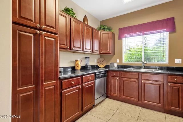 MLS: 6923840 Condo For Sale