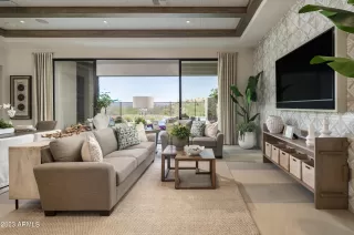 Photo #3: 6924068 Listing 