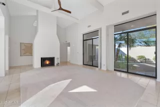 Photo #5: 6924086 Listing 