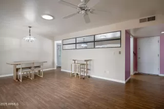 Photo #5: 6924283 Listing