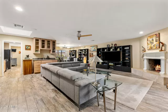 MLS: 6924396 Condo For Sale