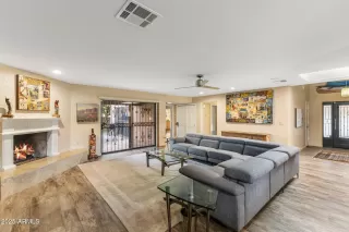 Photo #4: 6924396 Listing 