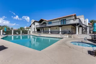 Photo #5: 6924505 Listing