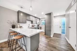 Photo #3: 6924556 Listing 