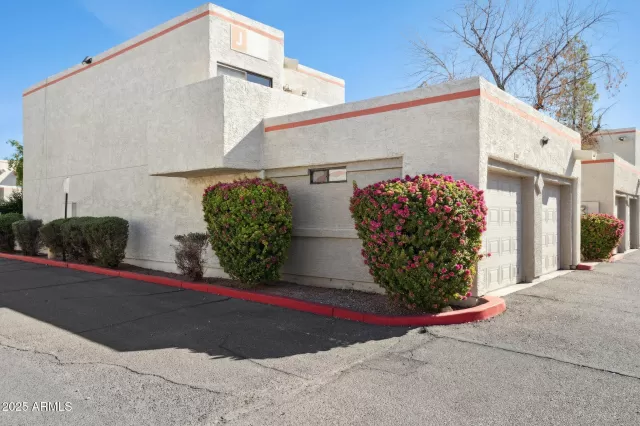 MLS: 6924590 Condo For Sale