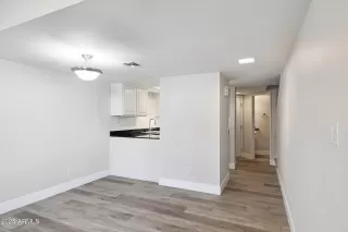 Photo #6: 6924590 Listing 