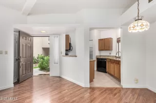 Photo #4: 6924607 Listing