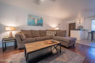 Photo #5: 6924644 Listing 