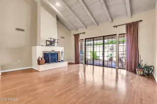 Photo #1: 6924672 Listing 