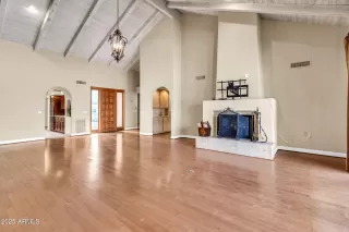 Photo #2: 6924672 Listing 