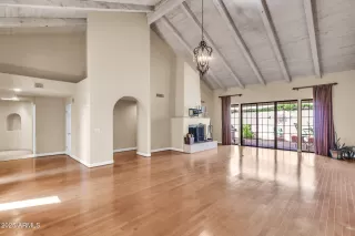 Photo #4: 6924672 Listing 