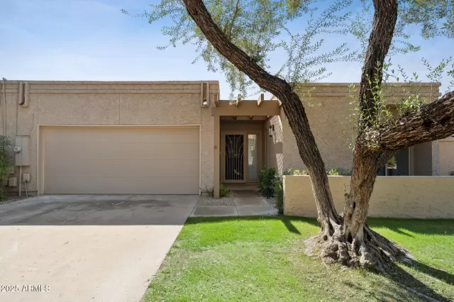 MLS: 6924816 Condo For Sale