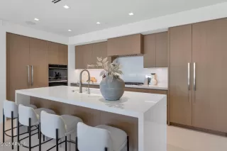 Photo #4: 6924825 Listing 