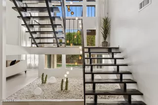 Photo #2: 6925039 Listing