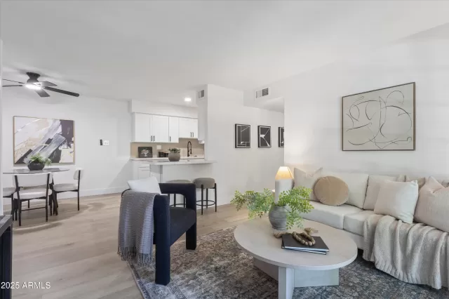 MLS: 6925125 Condo For Sale