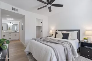 Photo #4: 6925125 Listing