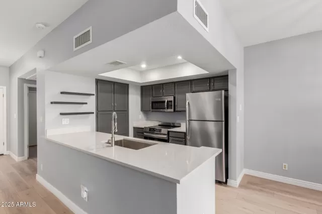 MLS: 6925183 Condo For Sale