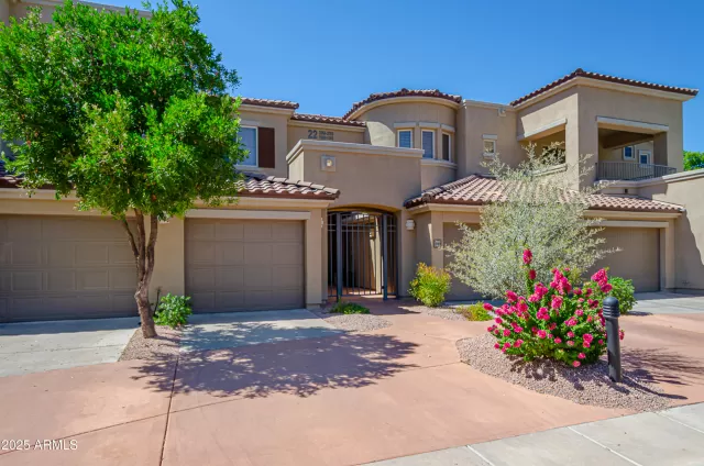 MLS: 6925370 Condo For Sale