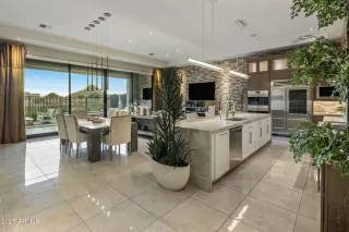 Photo #5: 6925792 Listing 