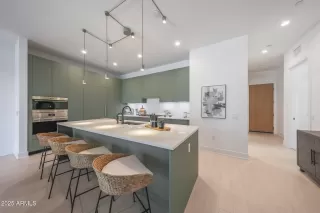 Photo #3: 6925802 Listing