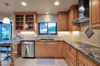 Photo #2: 6925893 Listing