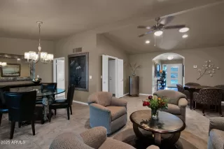 Photo #5: 6925893 Listing