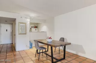 Photo #5: 6926124 Listing 